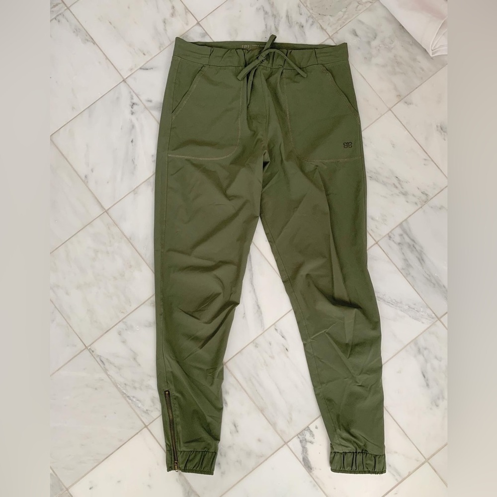 ALBION OLIVE GREEN JOGGERS